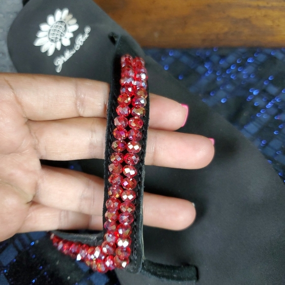 Yellow Box wedges sandals  Sz 7 black red - Picture 7 of 7